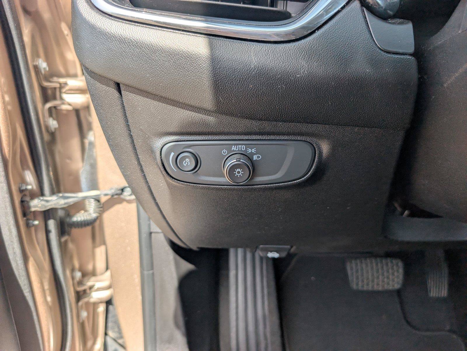Used 2019 Chevrolet Equinox LT FWD image 26