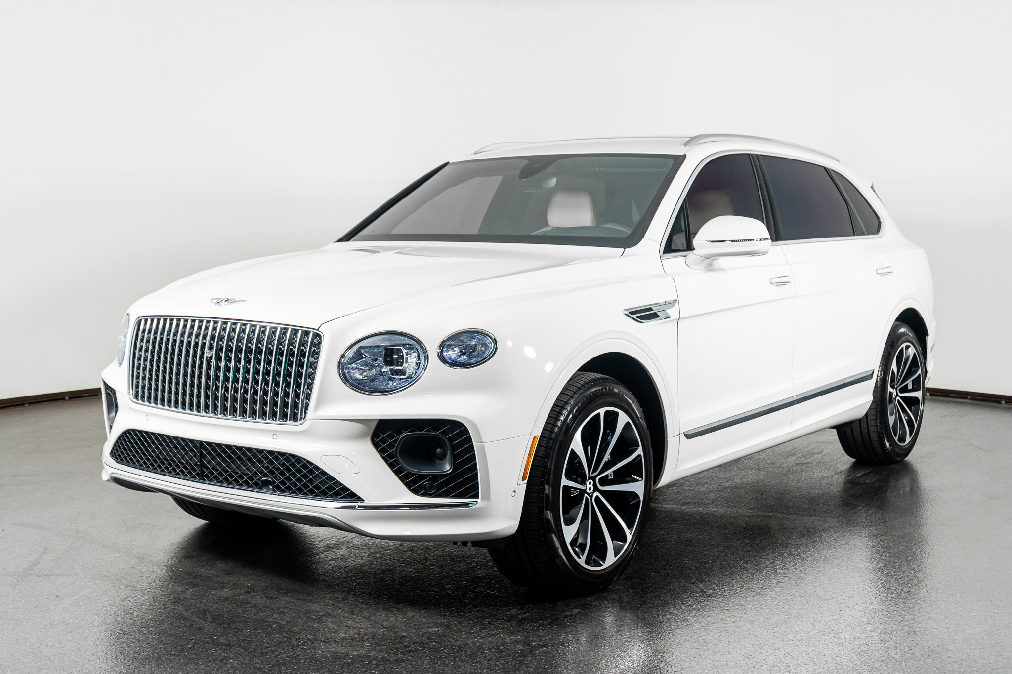 Used 2023 Bentley Bentayga Extended Wheelbase image 21