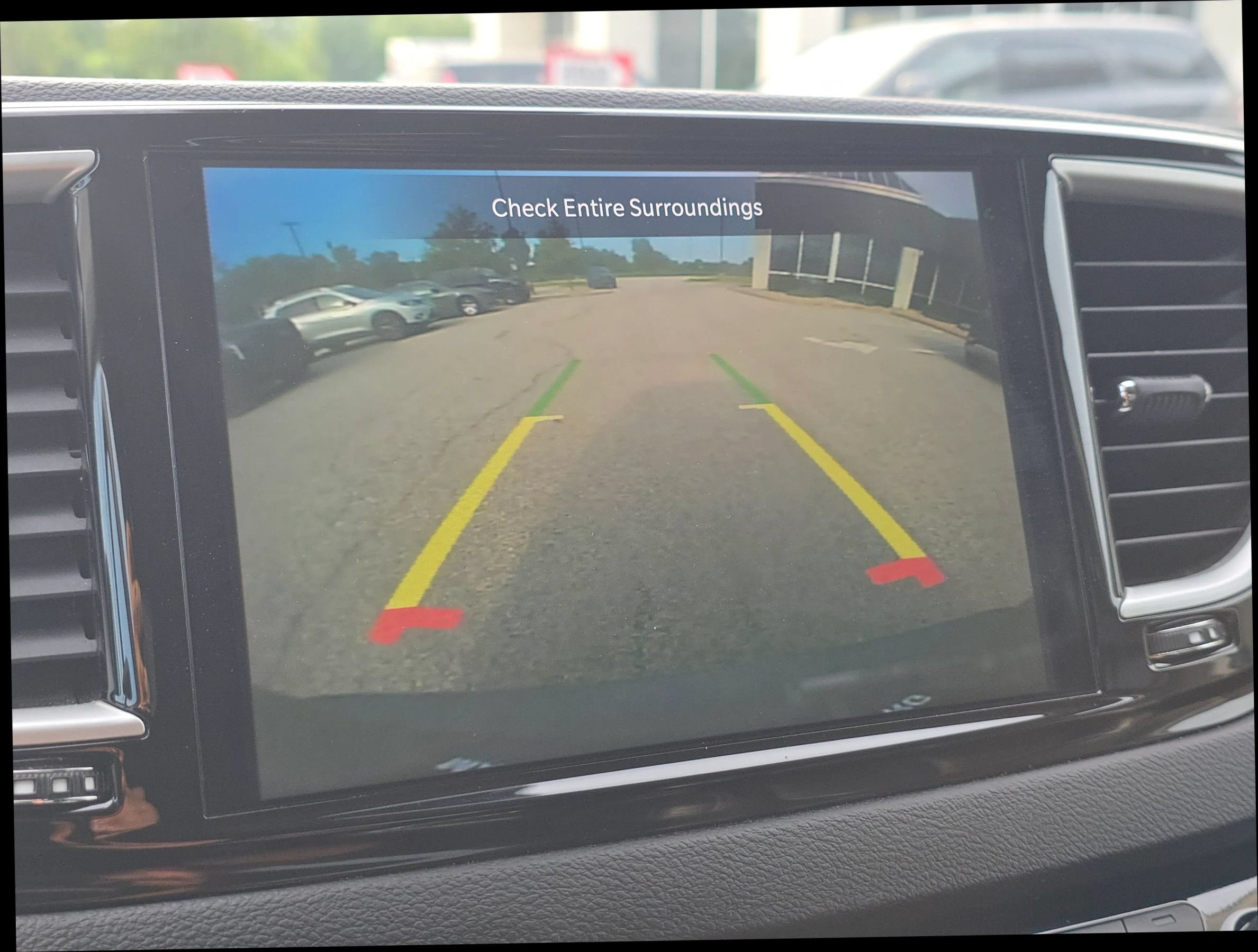 Used 2023 Chrysler Pacifica Touring-L FWD image 26