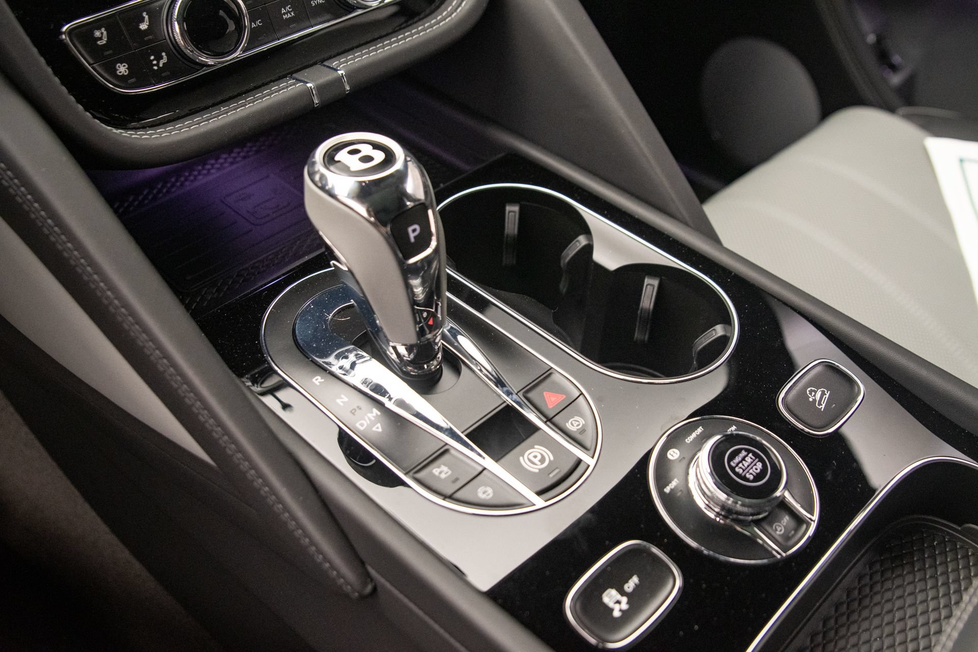 New 2026 Bentley Bentayga AWD/4WD image 17
