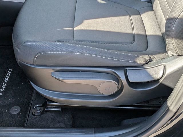 Used 2023 Hyundai Tucson SE FWD image 12