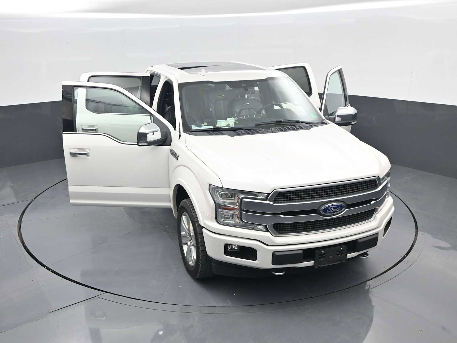 Used 2018 Ford F150 Platinum w/ Equipment Group 701A Luxury AWD/4WD image 40