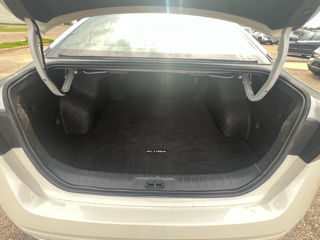Used 2025 Nissan Altima 2.5 SV FWD image 32