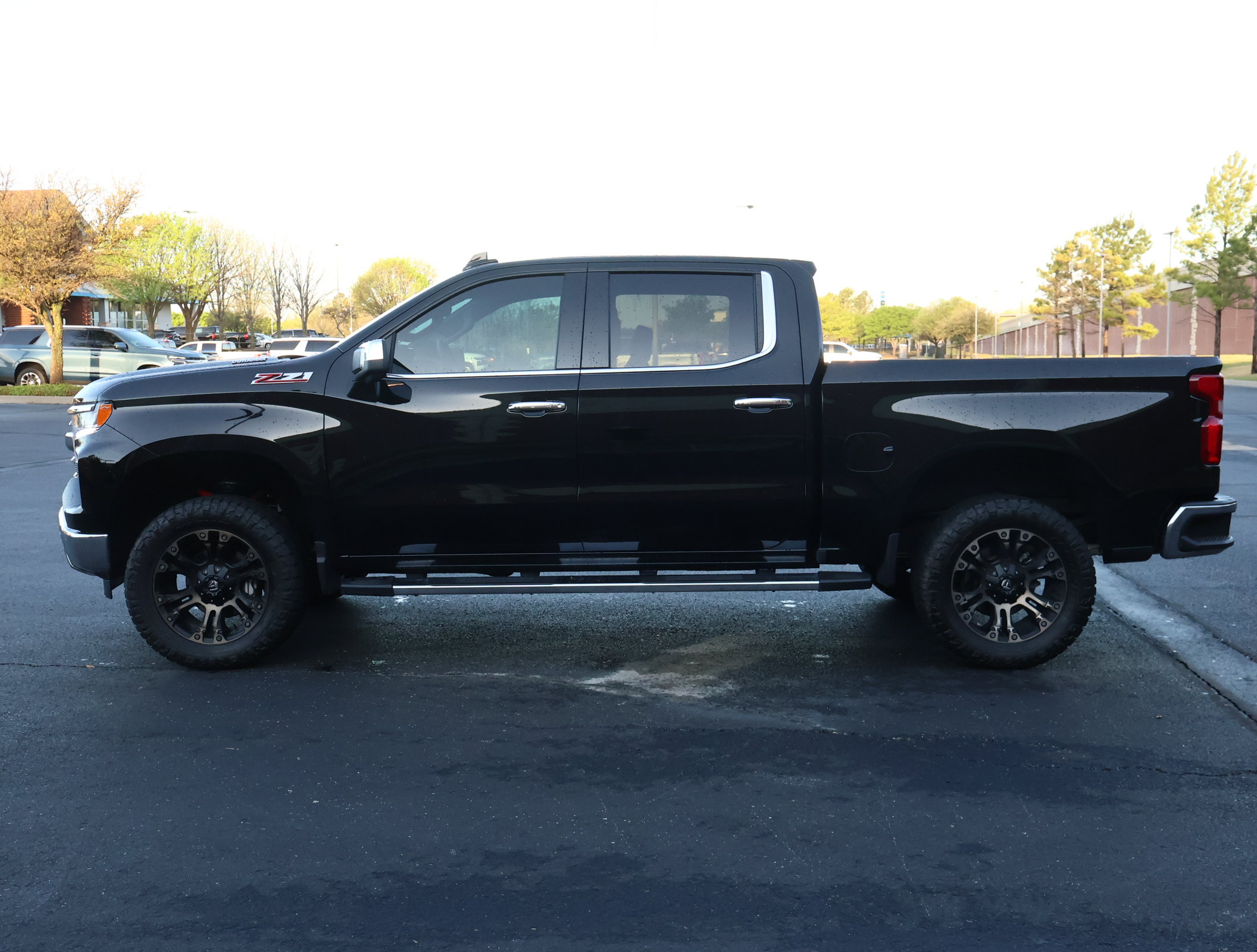 Used 2025 Chevrolet Silverado 1500 LTZ AWD/4WD image 35