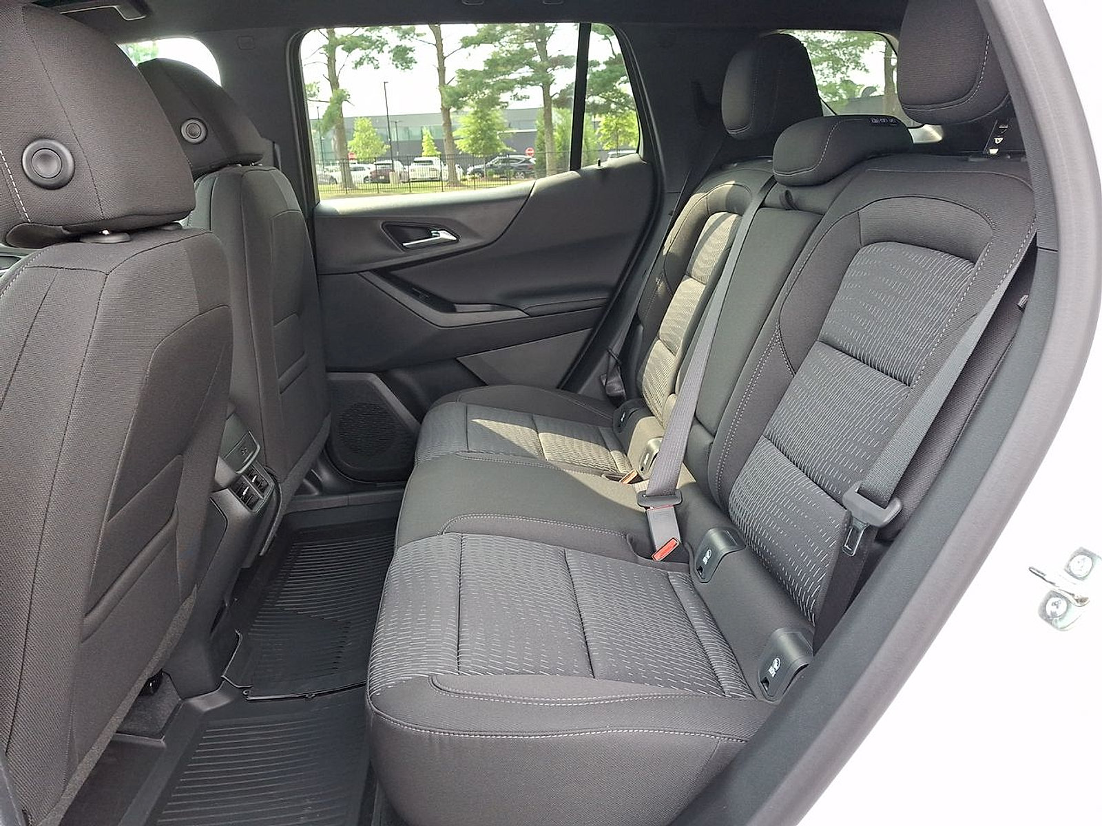 New 2027 Chevrolet Equinox LT w/ LPO, Floor Liner Package FWD image 13
