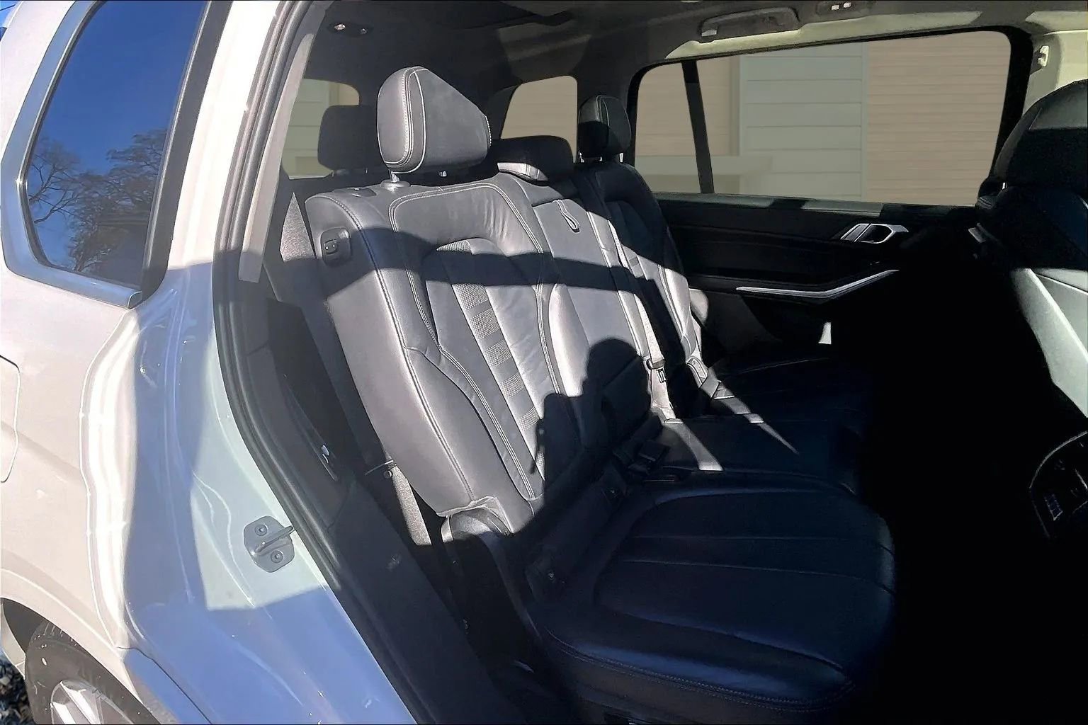 Used 2021 BMW X7 xDrive40i w/ Parking Assistance Package image 26