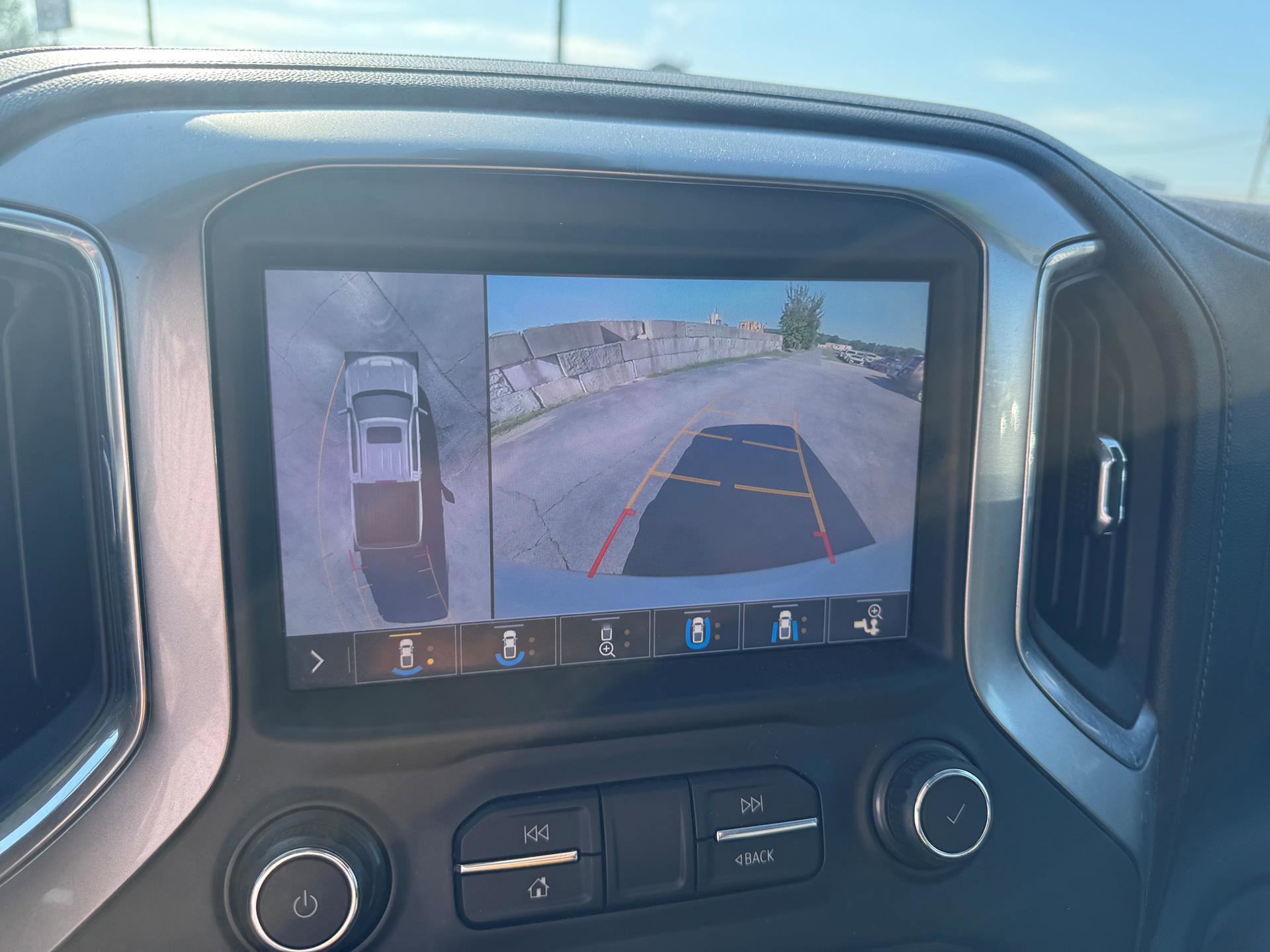 Used 2019 Chevrolet Silverado 1500 LTZ image 20