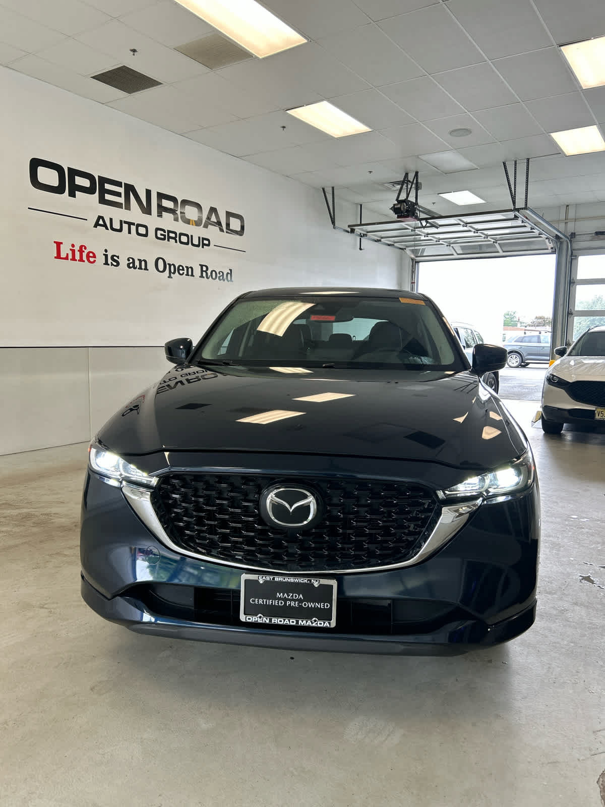 Certified 2025 MAZDA CX-5 AWD 2.5 S w/ Preferred Package image 1