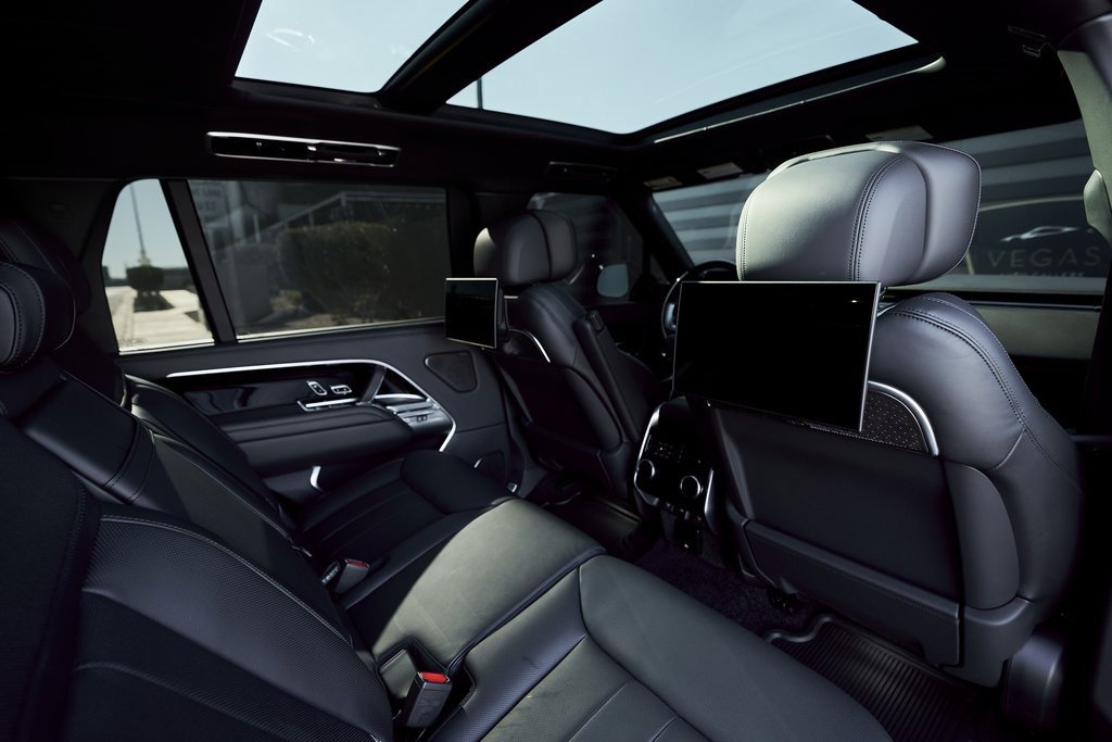 Used 2025 Land Rover Range Rover Long Wheelbase Autobiography image 37