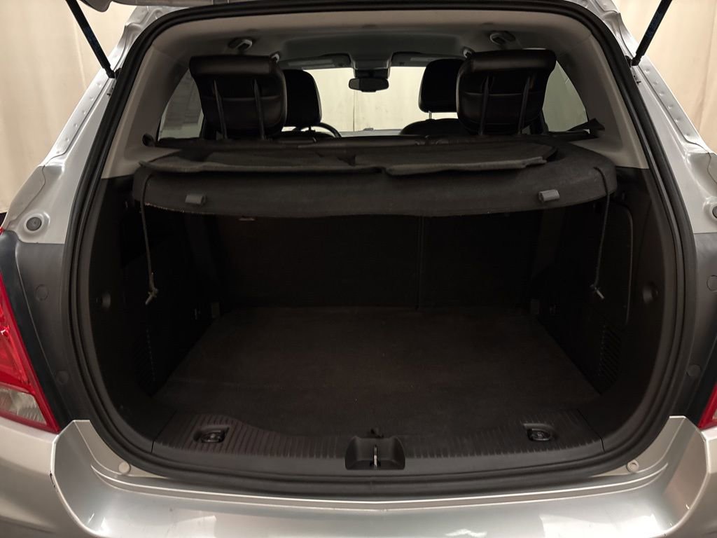 Used 2018 Chevrolet Trax LT w/ LT Convenience Package image 13