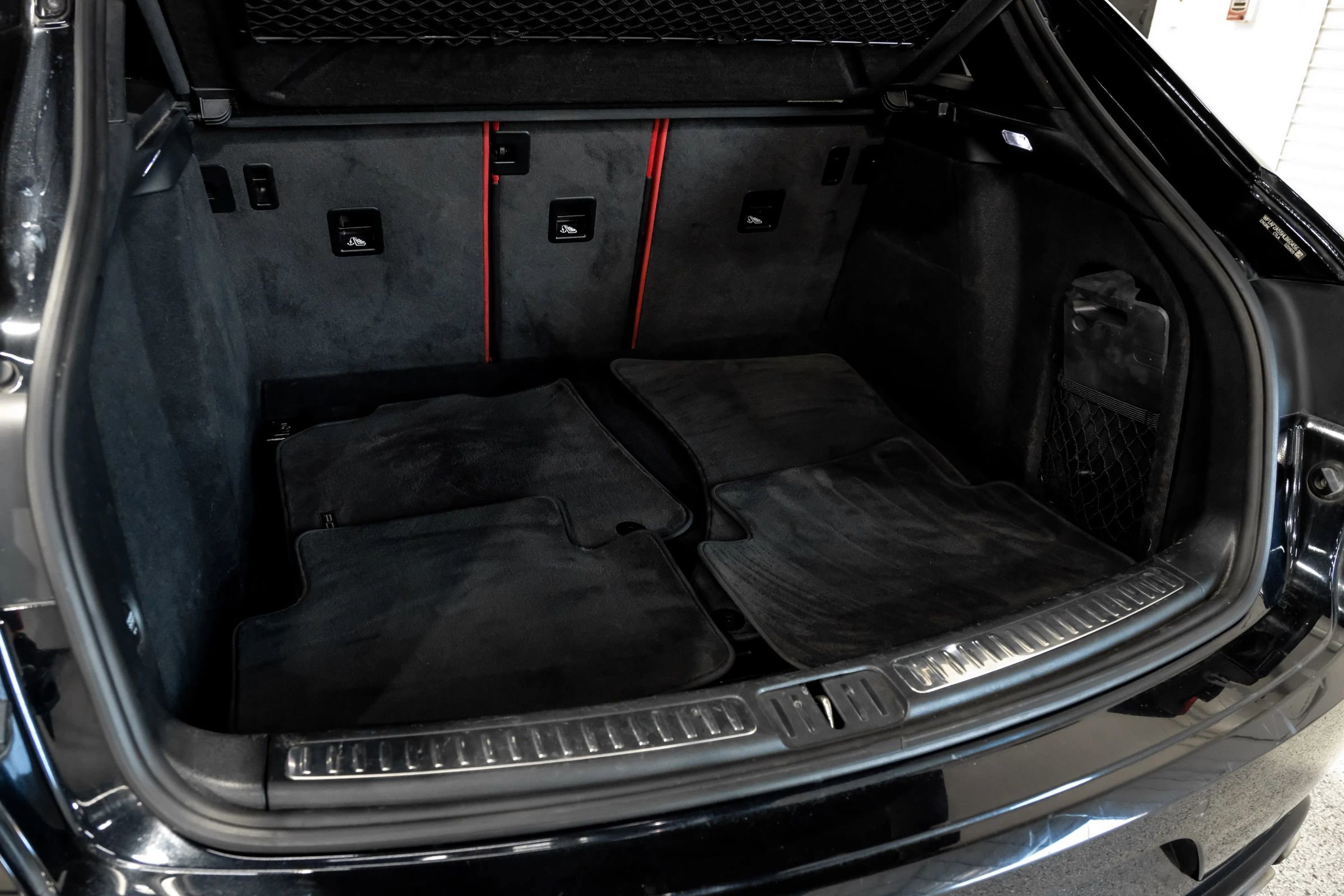 Used 2017 Porsche Macan Turbo image 54