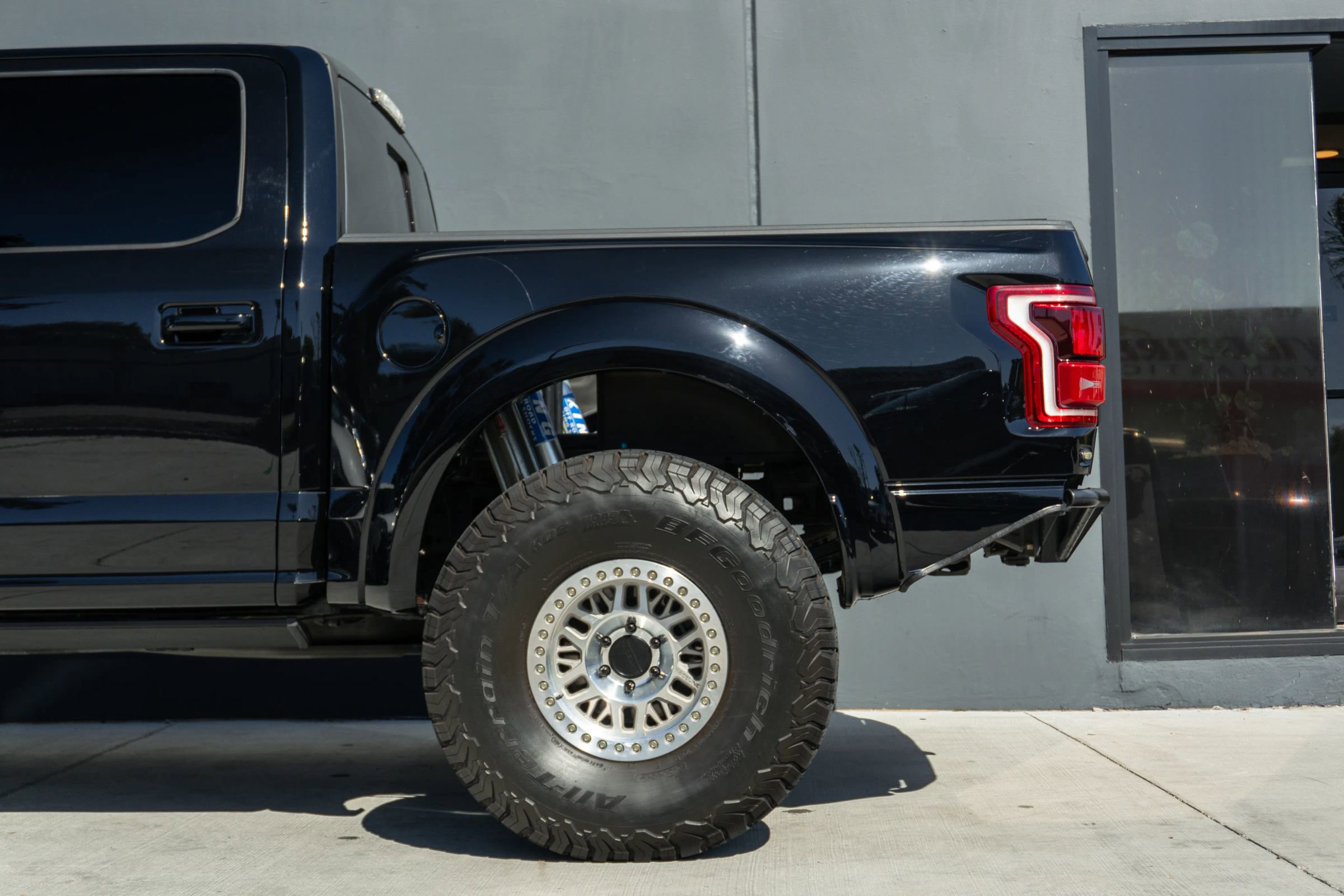 Used 2017 Ford F150 Raptor w/ Equipment Group 802A Luxury image 21