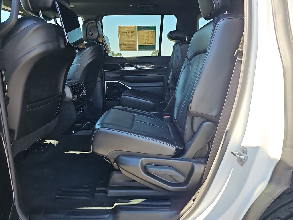 Used 2022 Jeep Wagoneer Series III w/ Premium Group I image 19