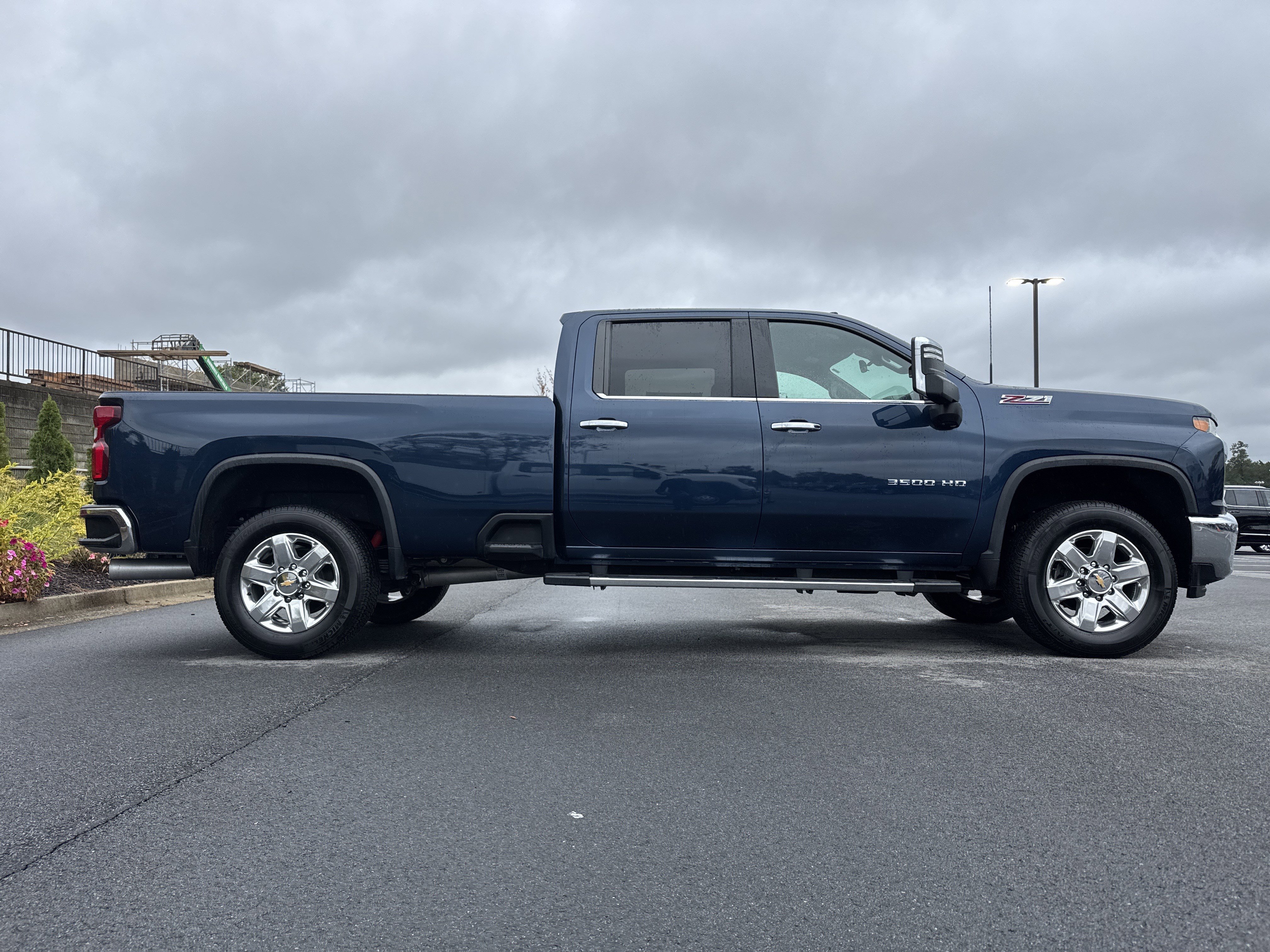 Used 2021 Chevrolet Silverado 3500 LTZ w/ LTZ Premium Package image 11