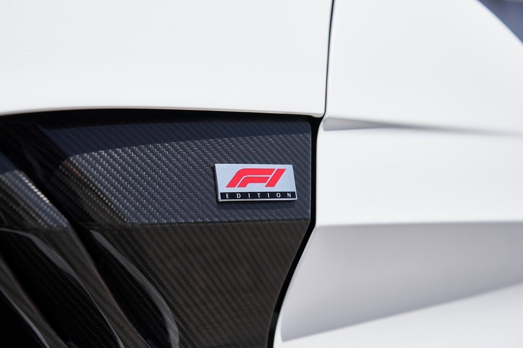 Used 2023 Aston Martin V8 Vantage Roadster image 9