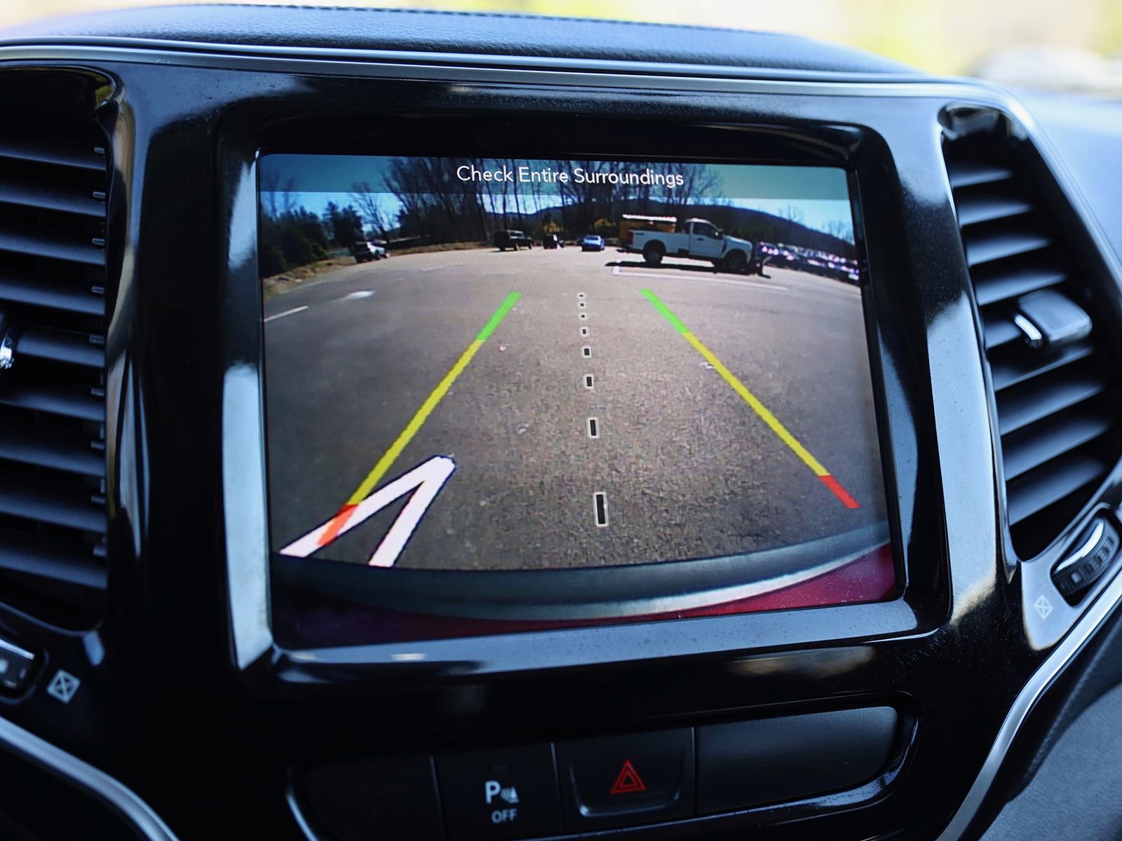 Used 2019 Jeep Cherokee Limited image 28