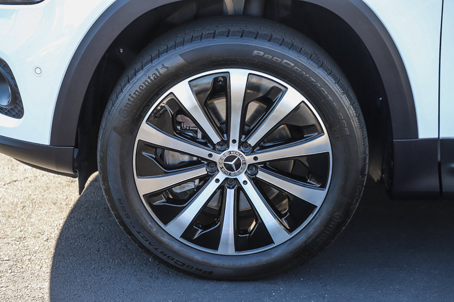 Used 2022 Mercedes-Benz GLB 250 w/ Premium Package Lite image 12
