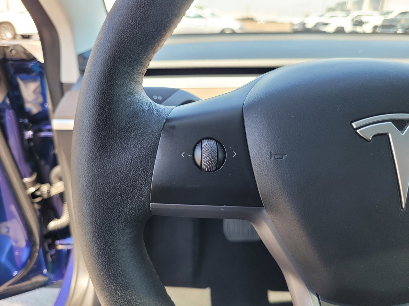 Used 2023 Tesla Model 3 Standard Range image 21