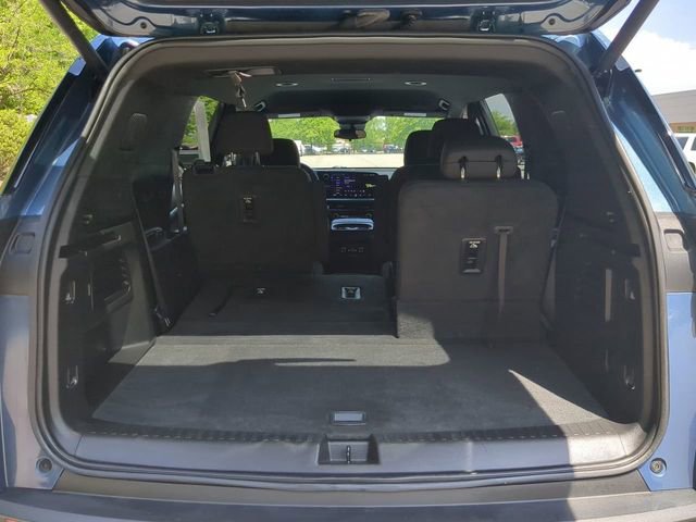 Used 2024 Chevrolet Traverse LT AWD/4WD image 12