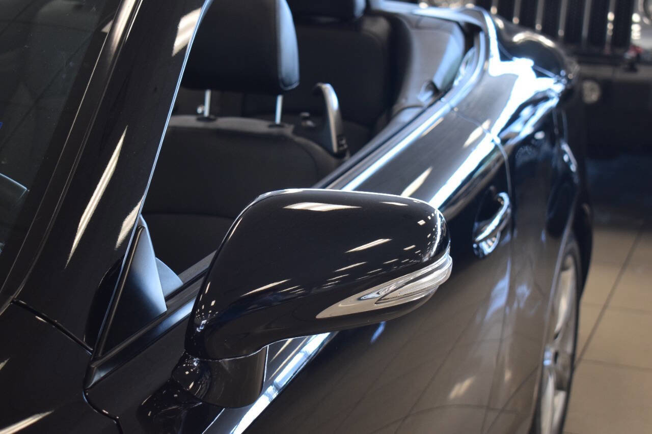 Used 2013 Lexus IS 350C Base 2dr Convertible w/ Luxury Pkg image 22