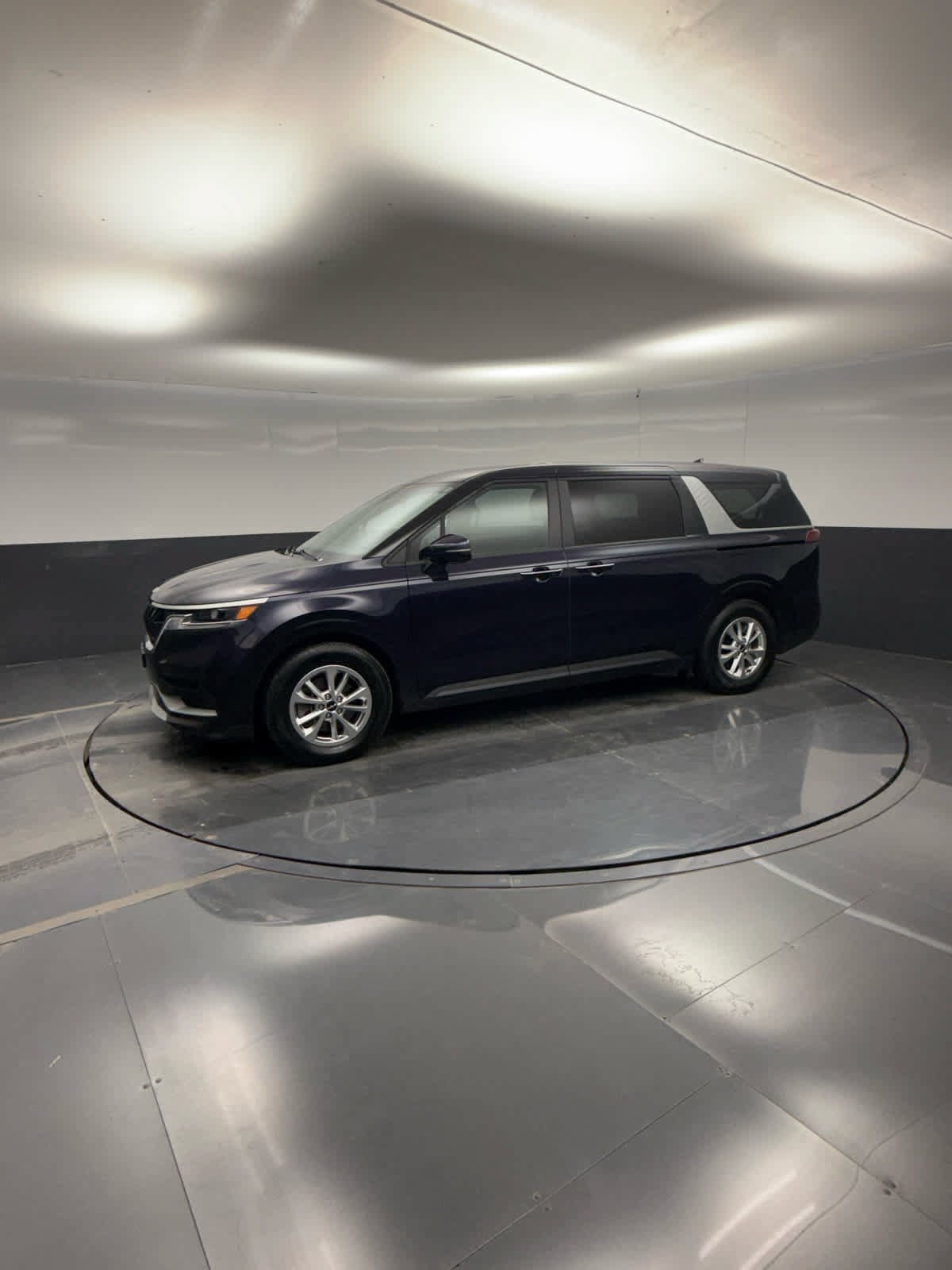 Used 2022 Kia Carnival LX FWD image 31