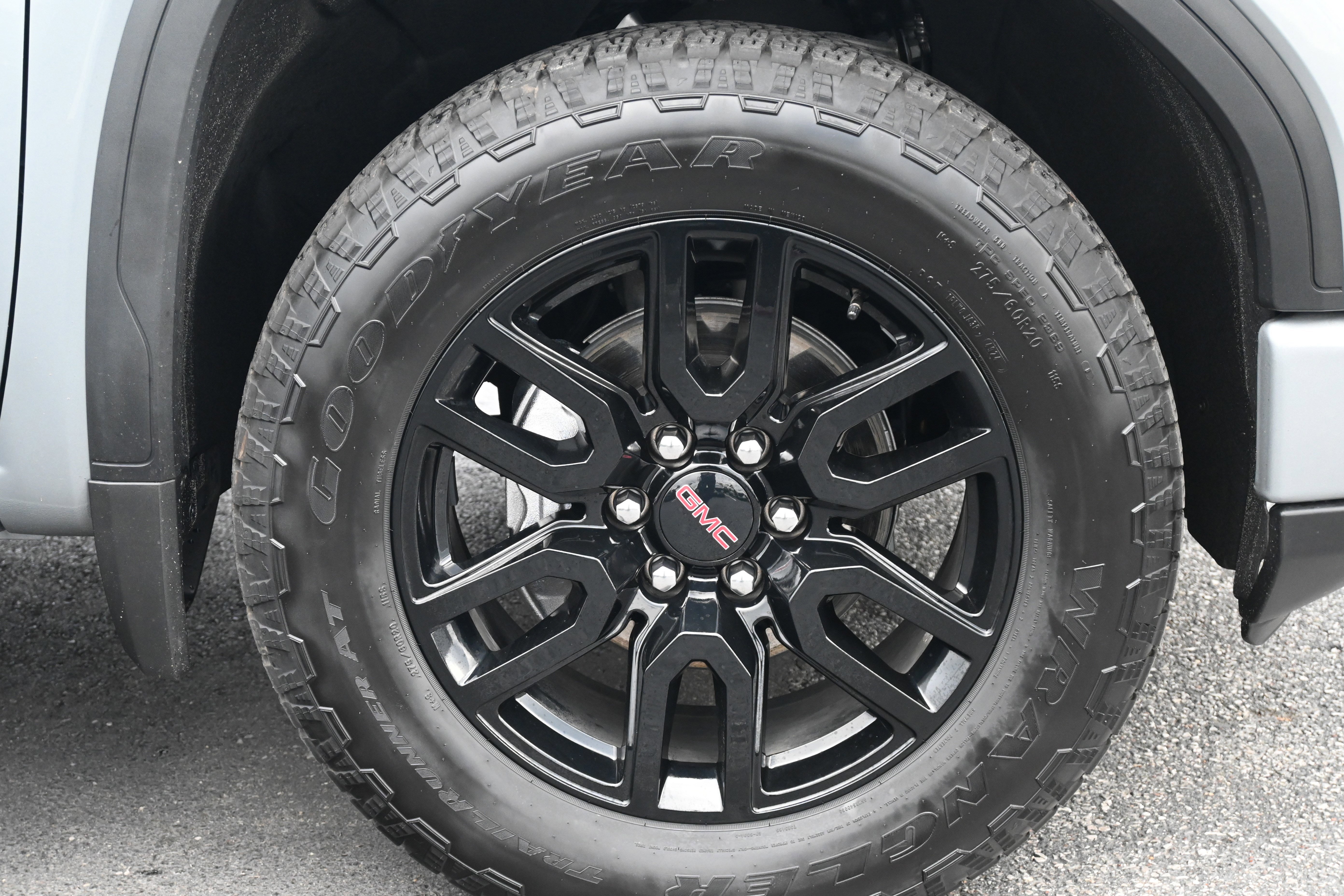 Used 2025 GMC Sierra 1500 Elevation image 13