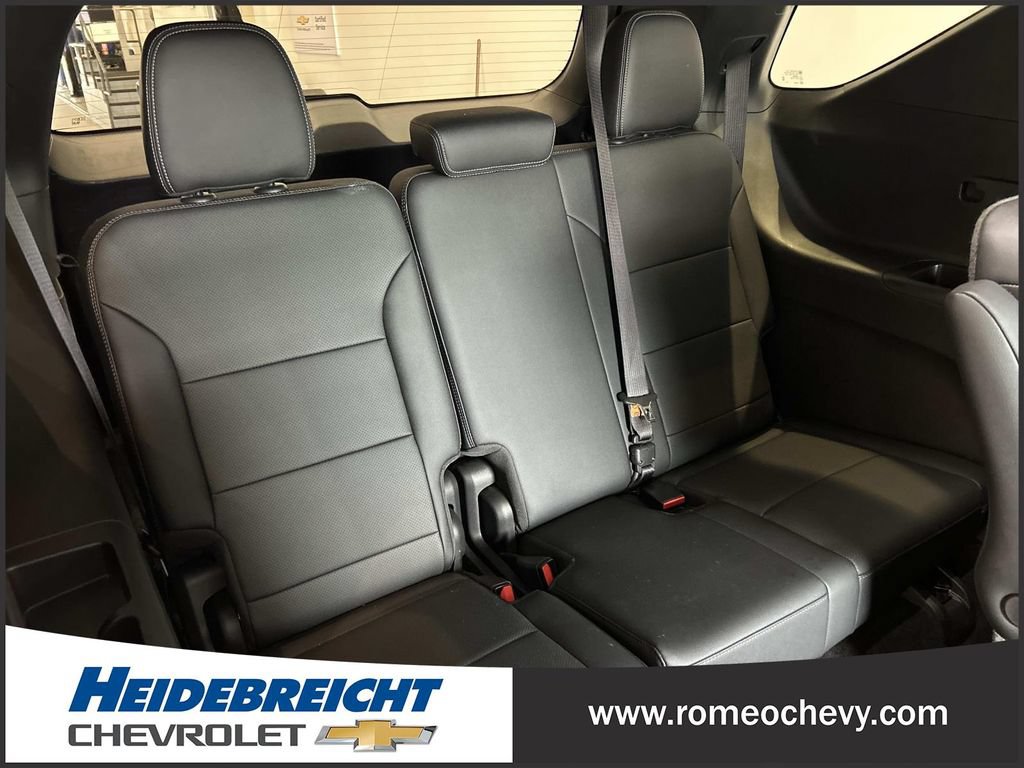 Used 2025 Chevrolet Traverse High Country w/ LPO, Floor Liner Package AWD/4WD image 34