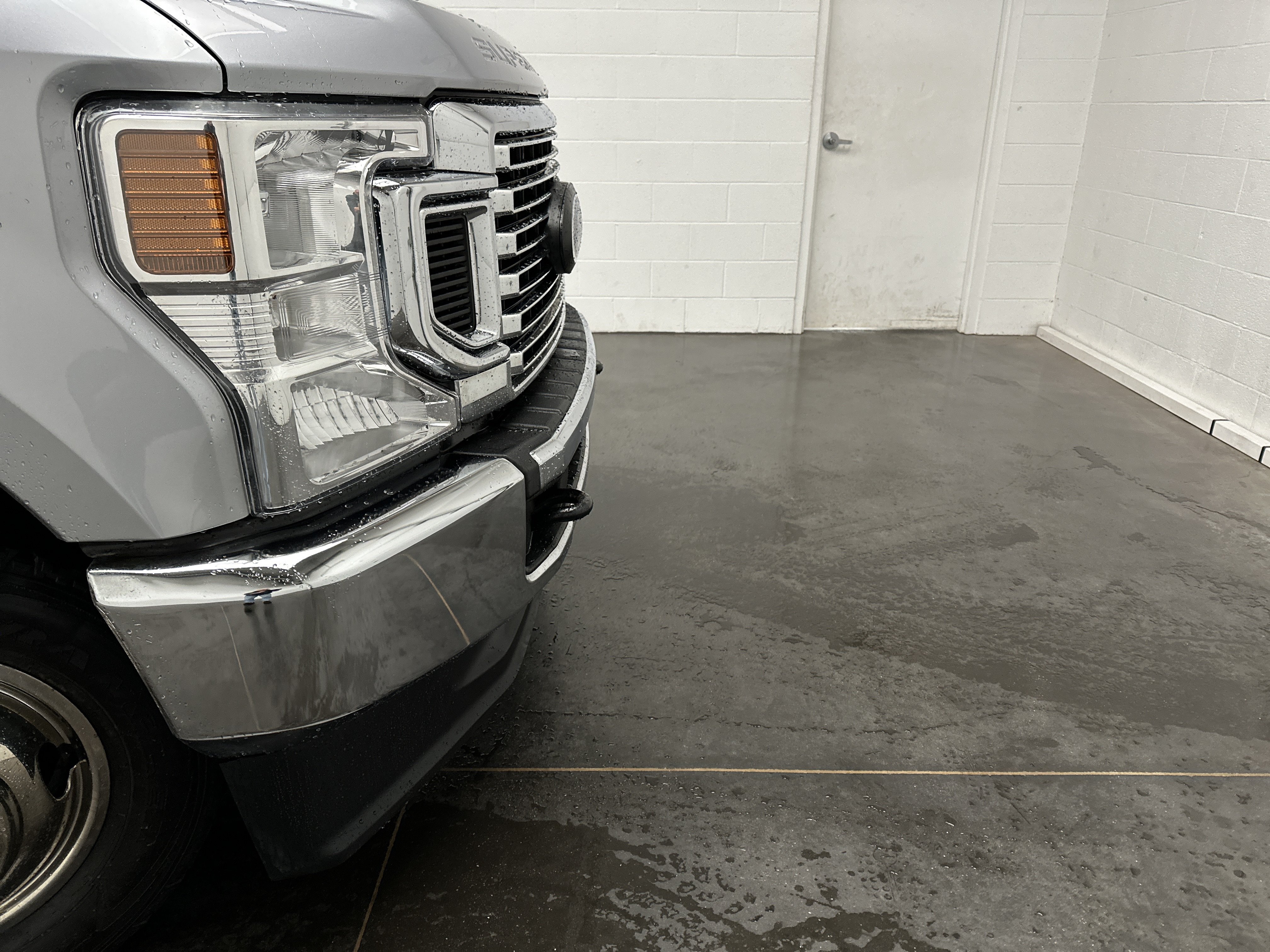 Used 2022 Ford F350 XLT AWD/4WD image 2
