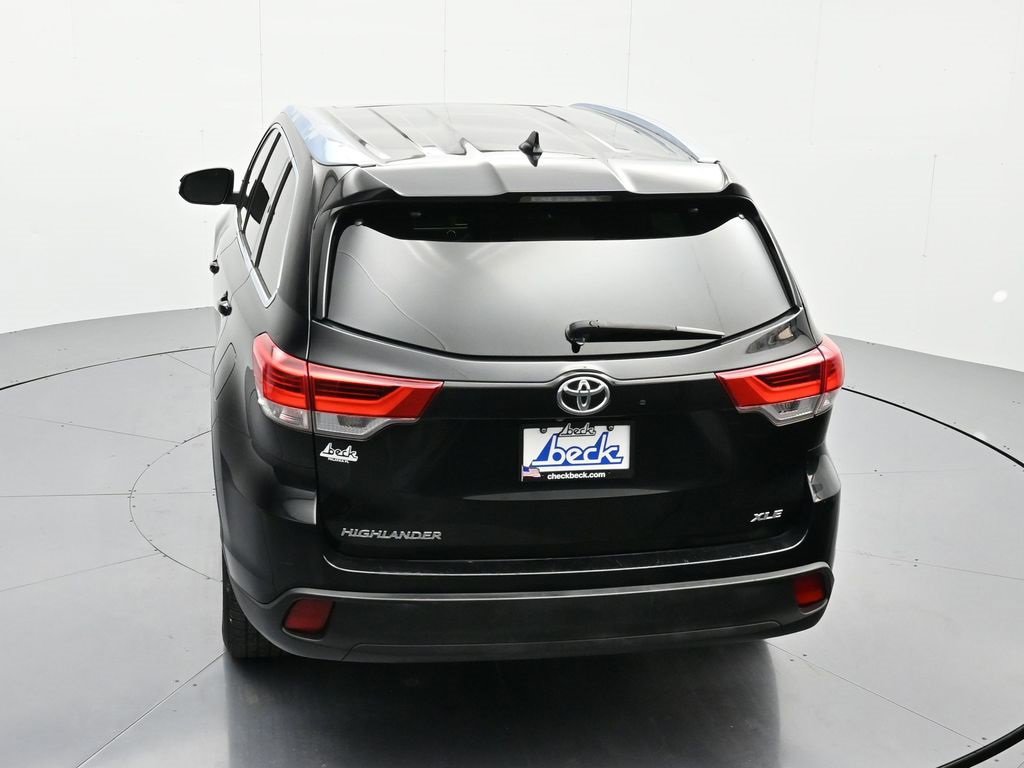 Used 2017 Toyota Highlander image 32