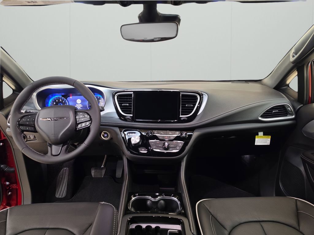 New 2026 Chrysler Pacifica Limited image 18