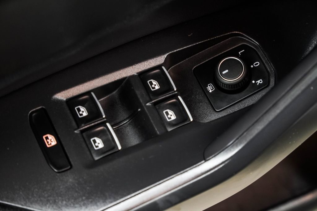 Used 2021 Volkswagen Jetta R-Line w/ R-Line Cold Weather Package image 39