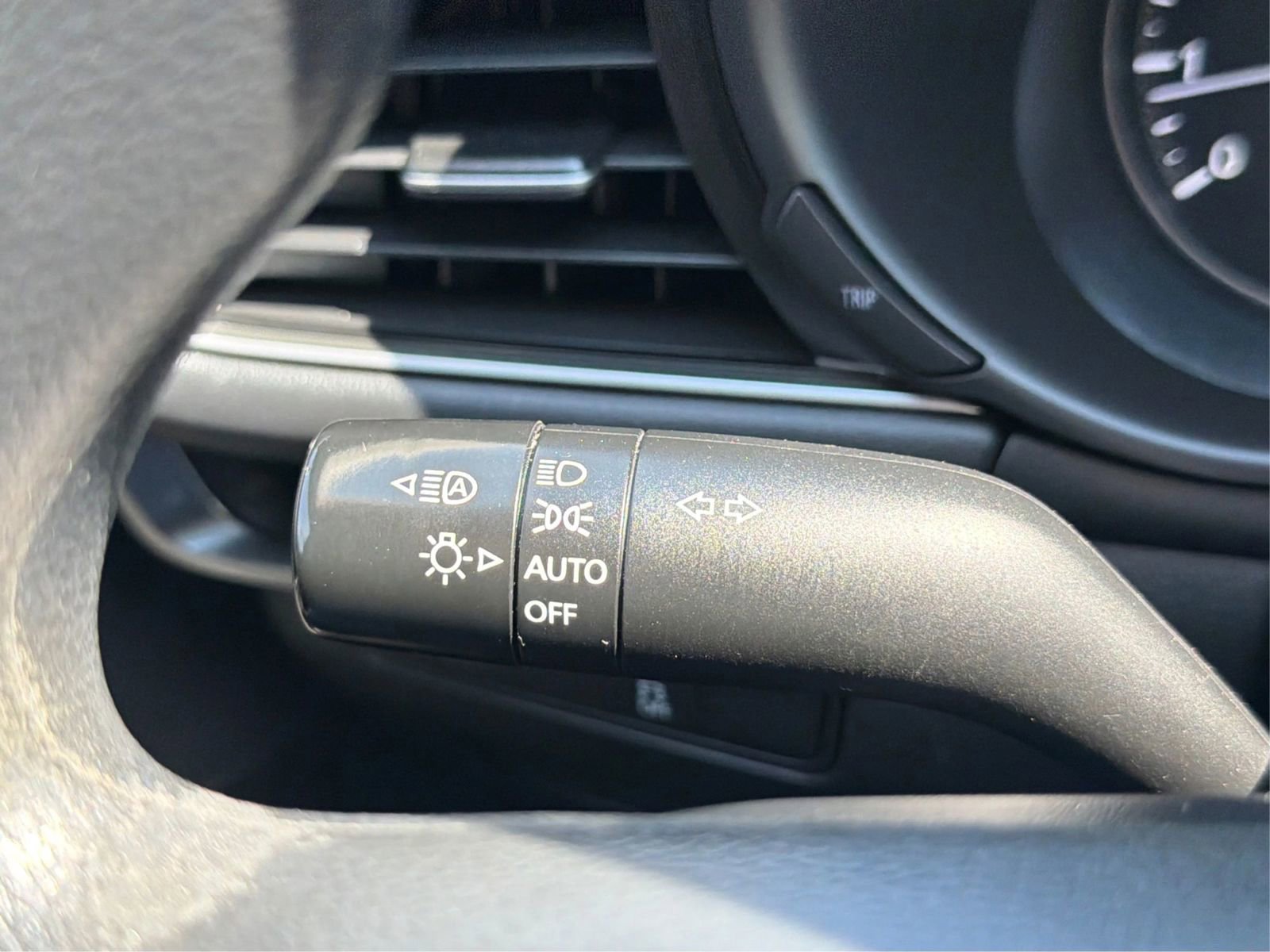 Used 2021 MAZDA MAZDA3 s image 22