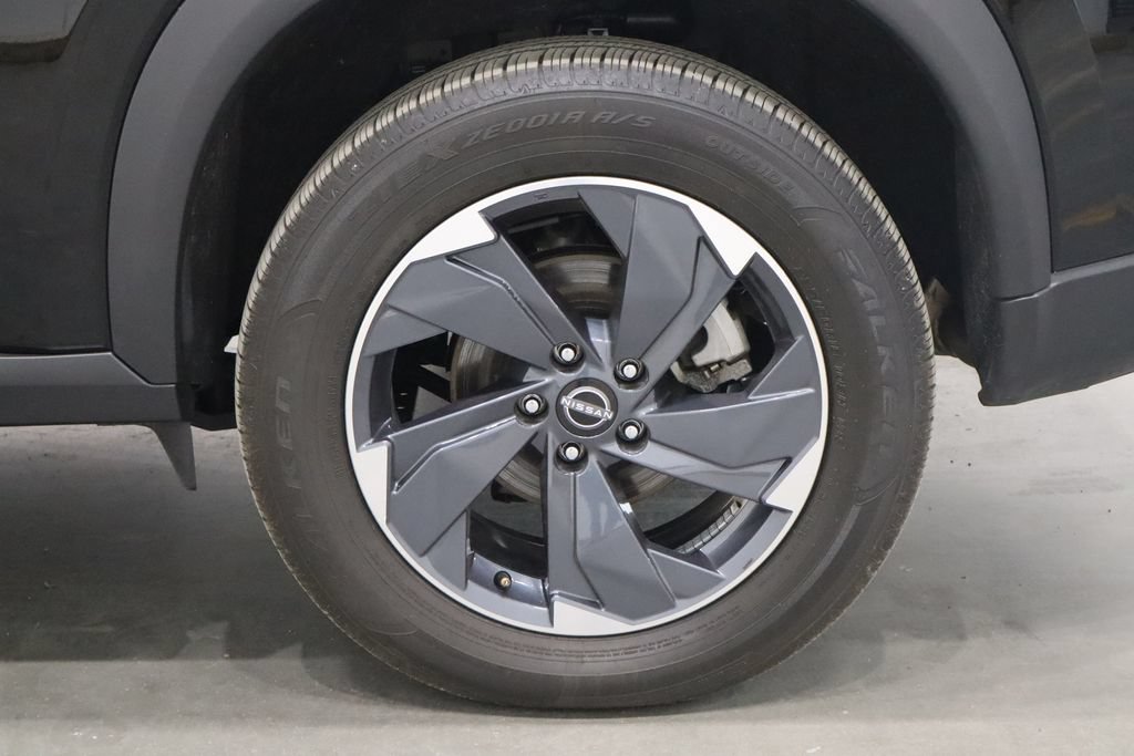 Used 2024 Nissan Rogue SV FWD image 41
