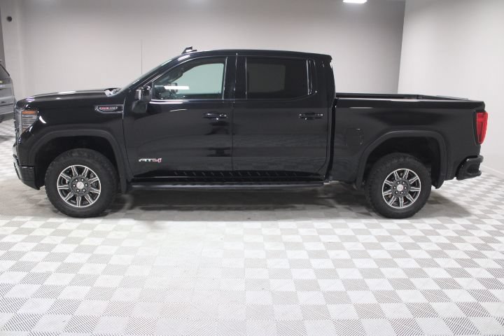 Used 2024 GMC Sierra 1500 AT4 w/ Technology Package AWD/4WD image 8