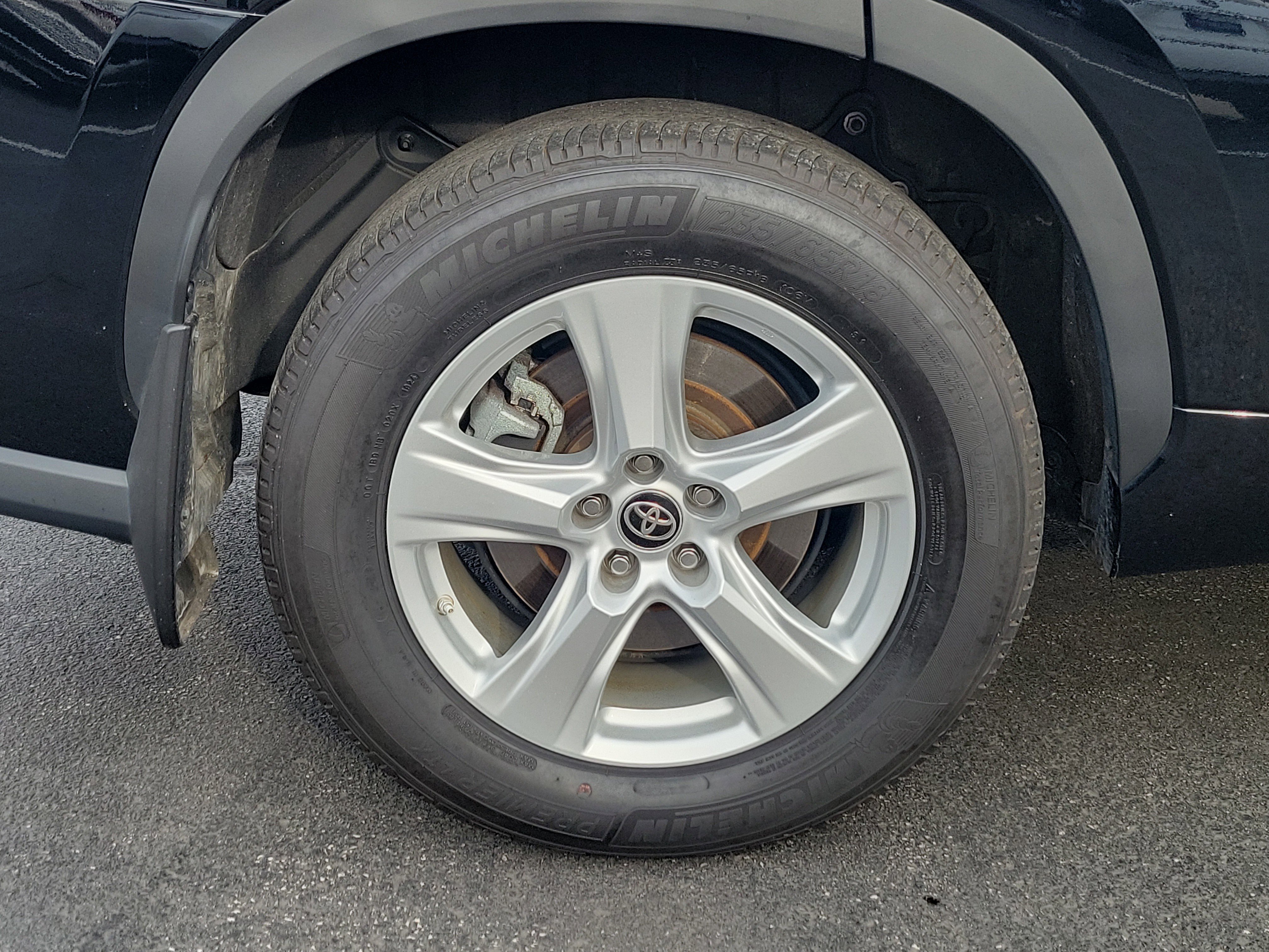 Certified 2024 Toyota Highlander LE image 6