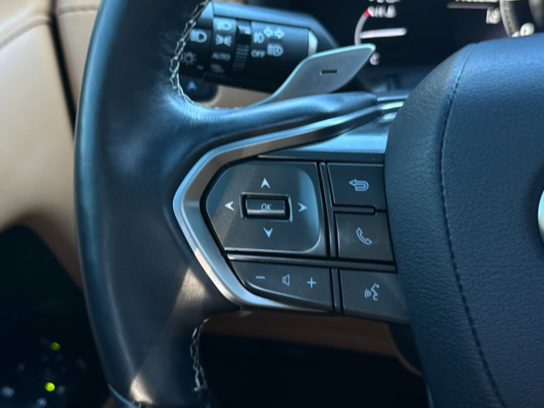 Used 2024 Lexus LX 600 4WD w/ Luxury Package image 63
