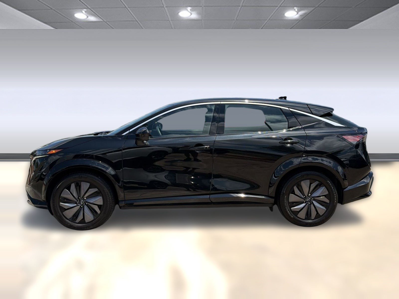 Used 2023 Nissan Ariya FWD image 2