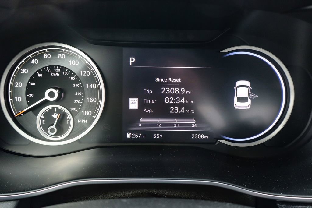 Used 2025 Genesis G70 2.5T w/ Sport Prestige Package image 28