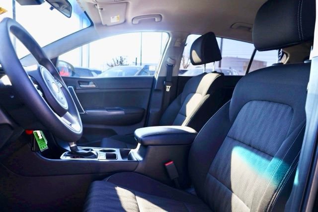Used 2022 Kia Sportage LX image 16