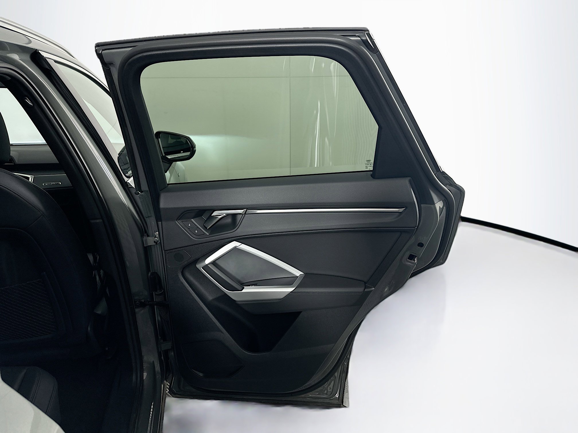 Used 2025 Audi Q3 2.0T Premium image 28