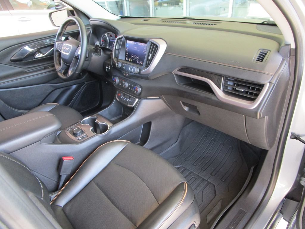Used 2024 GMC Terrain AT4 AWD/4WD image 35