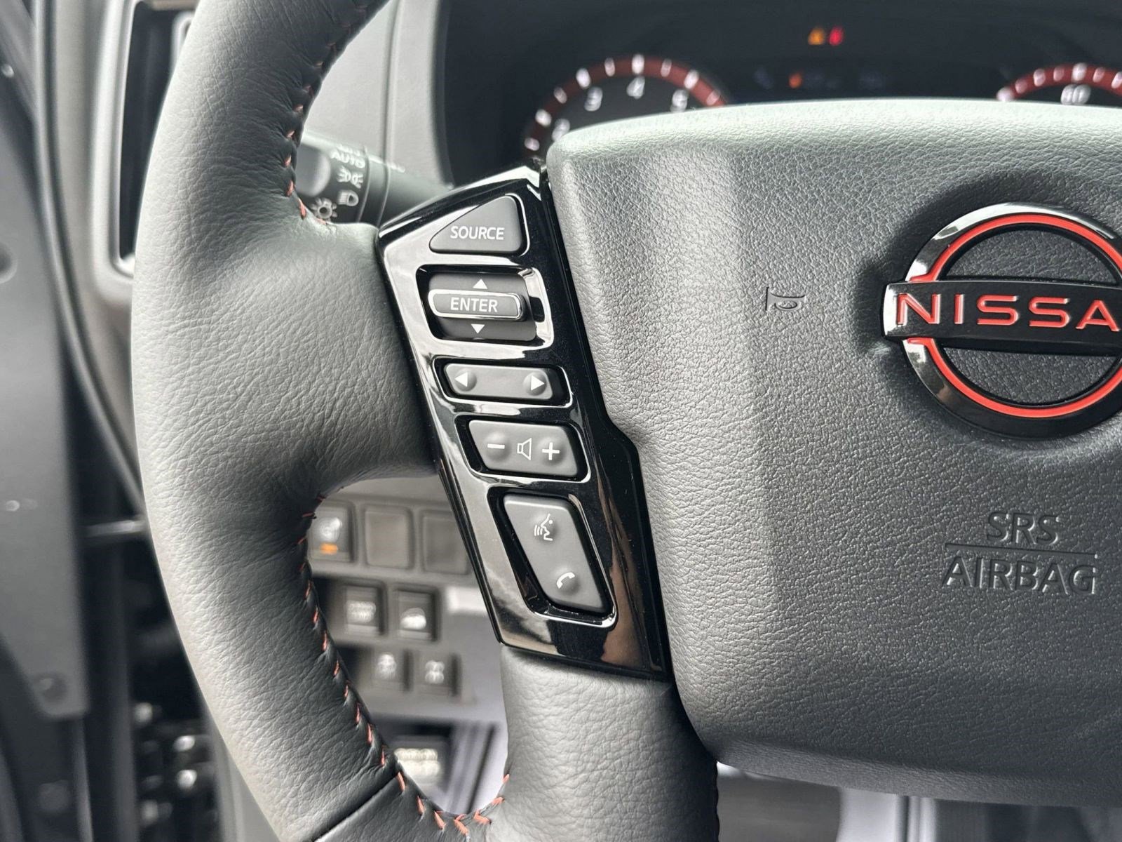 New 2025 Nissan Frontier PRO-4X w/ Pro Convenience Package image 15