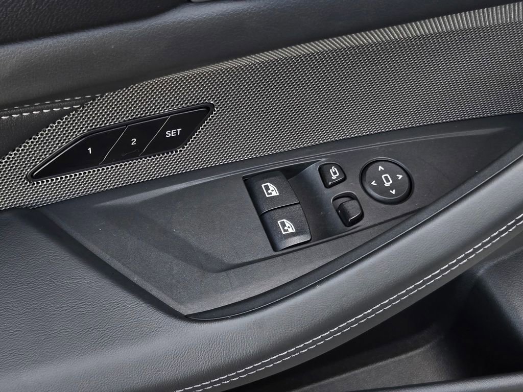 Used 2023 BMW M4 Competition w/ Executive Package RWD image 16