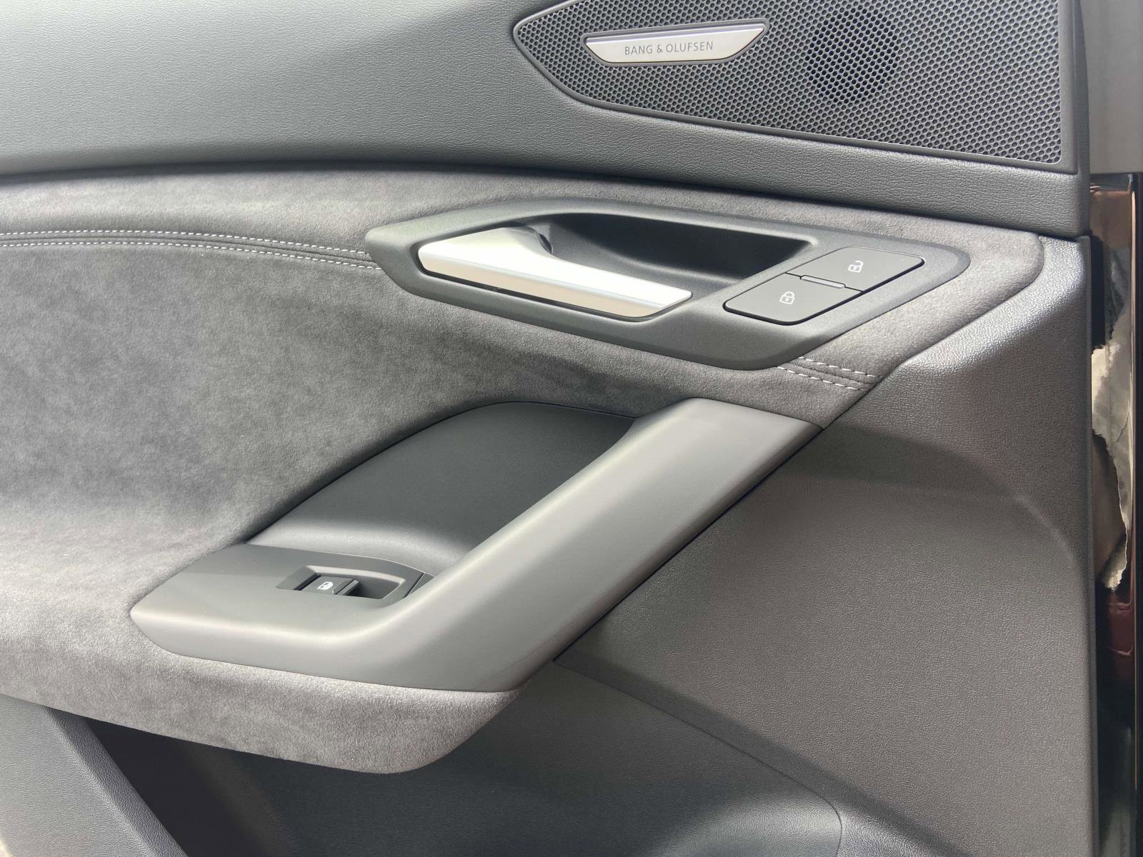 New 2025 Audi SQ6 e-tron Premium Plus image 16