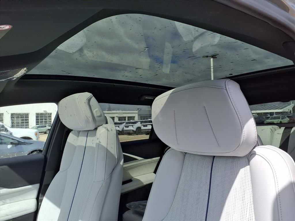 New 2026 Cadillac Lyriq Sport w/ LPO, Floor Liner Package AWD/4WD image 15
