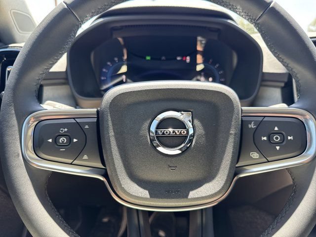 Certified 2025 Volvo XC40 B5 Core w/ Protection Package Premier AWD/4WD image 29