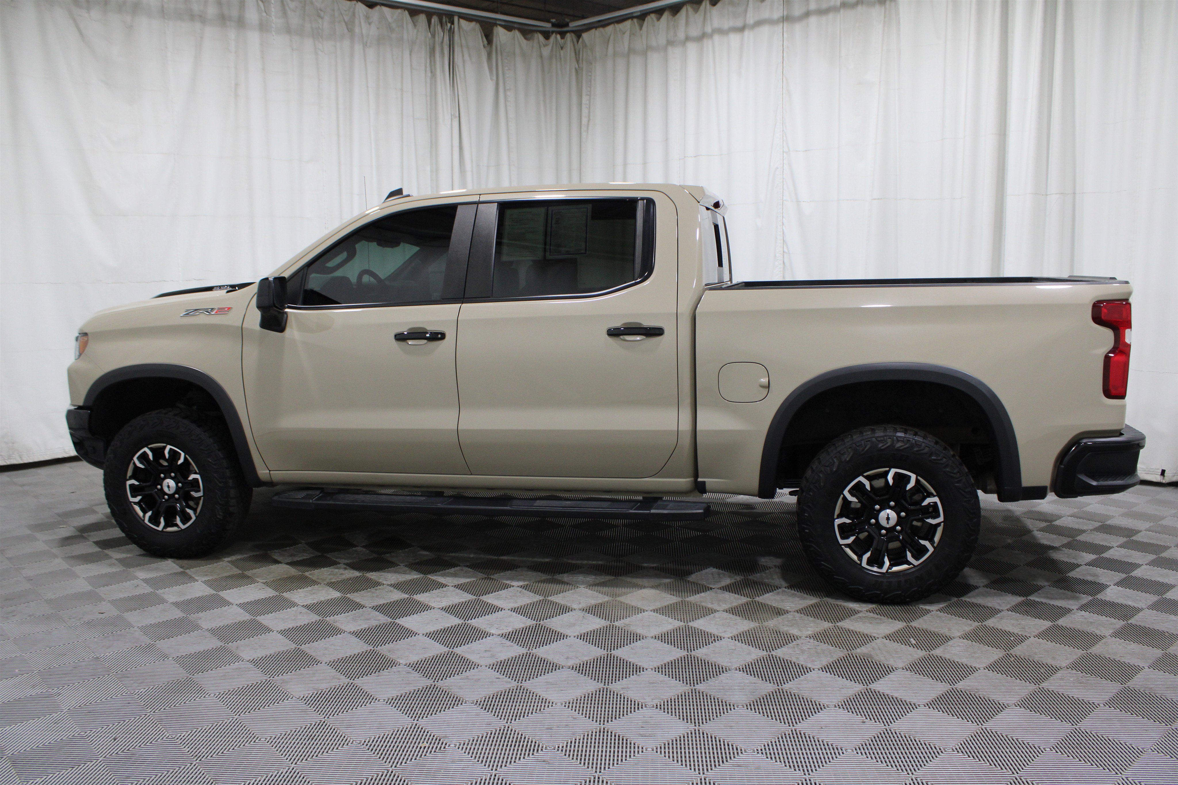 Used 2023 Chevrolet Silverado 1500 ZR2 image 39