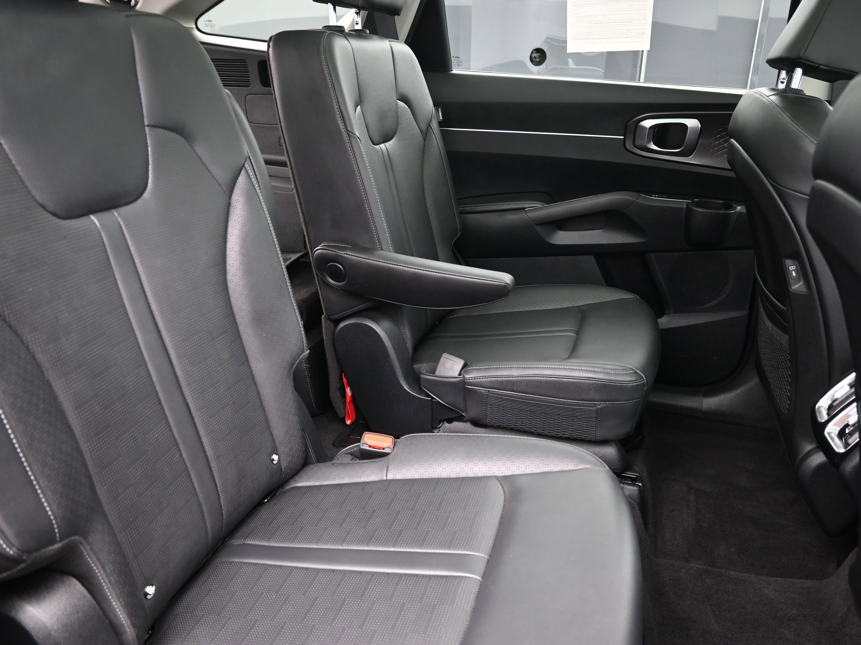 Used 2024 Kia Sorento EX w/ Panoramic Sunroof Package image 28