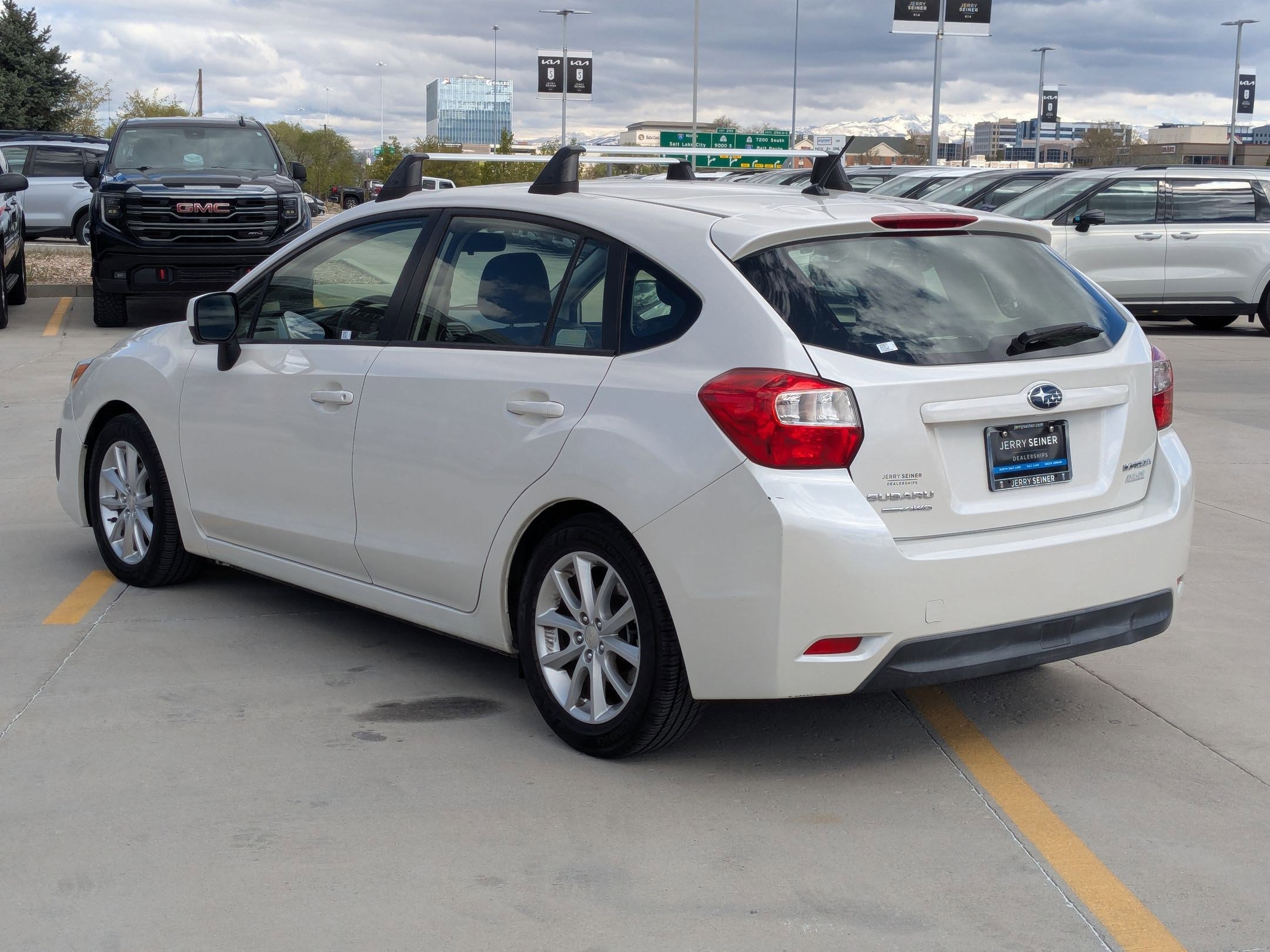 Used 2014 Subaru Impreza 2.0i Premium w/ All-Weather Package w/CVT image 3