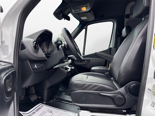 Used 2023 Mercedes-Benz Sprinter 144 Cargo image 9